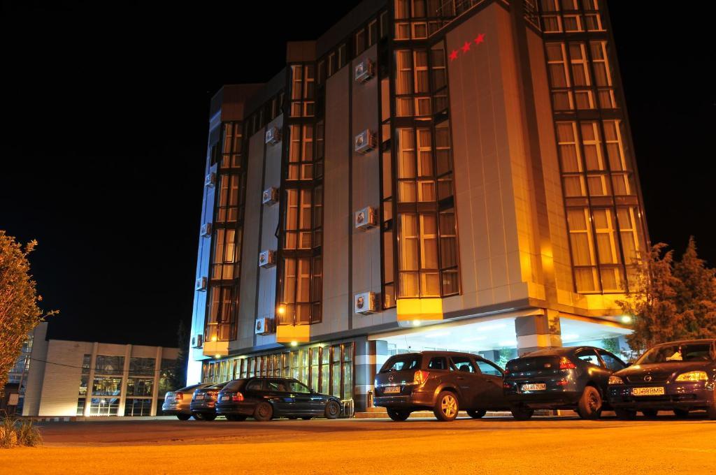 Hotel Emma Est Craiova Buitenkant foto